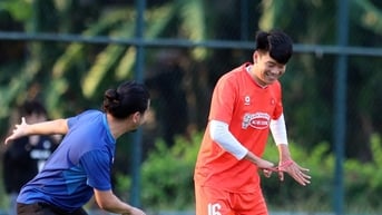 Hàng thủ ‘ngon lành cành đào’ thế này, đội tuyển Việt Nam hãy thật chăm ghi bàn