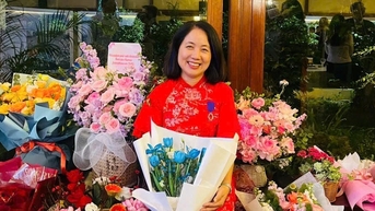 Nguyen Thai Huyen 박사가 프랑스 학술 팜 메달을 수상했습니다.
