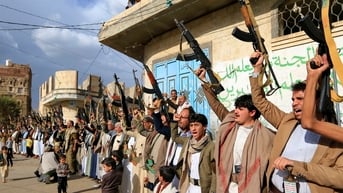 Houthi dọa tấn công tàu, 3 bên họp về hạt nhân Iran