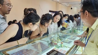 Giá vàng miếng SJC và vàng nhẫn tiếp tục lập kỷ lục mới