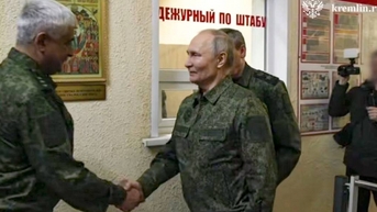 លោកពូទីនបានទៅសួរសុខទុក្ខ និងជំរុញឱ្យកងទ័ពរុស្ស៊ីរំដោះតំបន់ Kursk ។