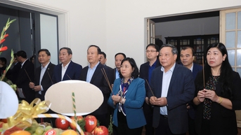 Lãnh đạo Thành phố Hà Nội dâng hương tưởng nhớ cố Tổng Bí thư Nguyễn Phú Trọng