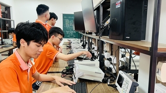 Đại học tư nhân 'bỏ tiền túi' đầu tư trung tâm về công nghệ bán dẫn