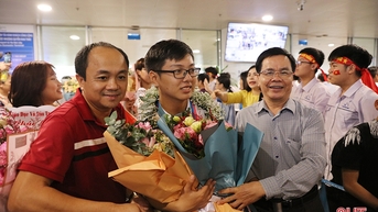 Nam sinh đạt điểm cao nhất đoàn Việt Nam thi quốc tế hóa chọn học sư phạm
