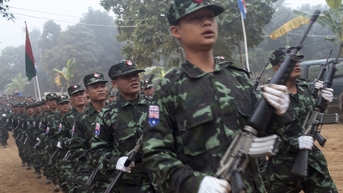 Binh sĩ Myanmar chạy sang Thái Lan vì bị nhóm vũ trang đối lập tấn công căn cứ