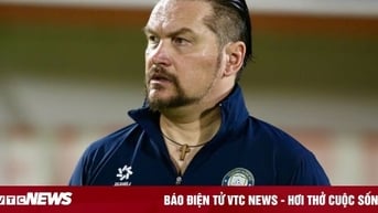 Chia tay CLB Thanh Hóa, HLV Popov được 4 đội săn đón