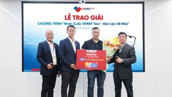 VNPAY Taxi trao thưởng tài xế xuất sắc 1 lượng vàng SJC