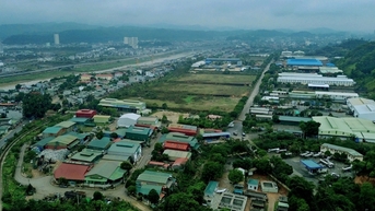 Toàn cảnh khu công nghiệp ở Lào Cai sắp di dời để phục vụ dự án đường sắt tốc độ cao