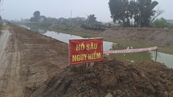 Khẩn cấp xử lý điểm sạt lở kè kênh Tào Khê ở Bắc Ninh