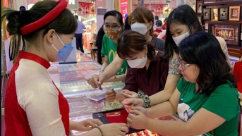 Giá vàng hôm nay tăng cao chưa từng có, vàng nhẫn gần 96 triệu đồng