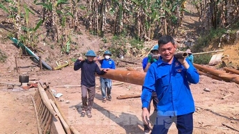 Thanh niên góp sức dựng nhà cho hộ nghèo