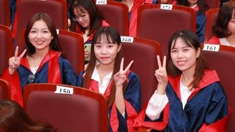 Trường thay đổi kế hoạch xét tốt nghiệp vì không đủ phôi bằng phát cho sinh viên?