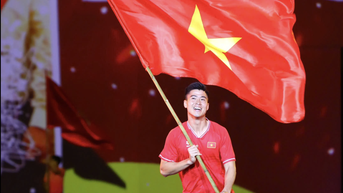 Duy Mạnh, Hai Long tái hiện những khoảnh khắc lịch sử của bóng đá Việt Nam