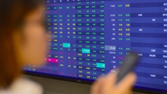 'Ông lớn' Dragon Capital bị phạt vì mua bán cổ phiếu HDB không báo cáo