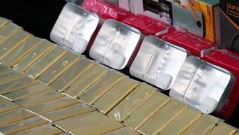 Phía sau vụ phát hiện 64kg vàng lậu giấu trong đồ chơi tại sân bay