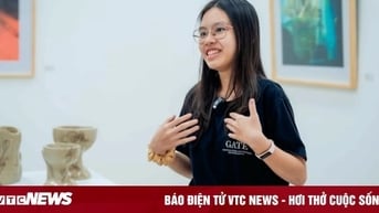 Dùng robot sáng tạo nghệ thuật, nữ sinh Hà Nội khiến nhiều người kinh ngạc
