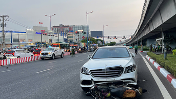 Nữ tài xế Mercedes đâm hàng loạt xe máy: Đi sai làn đường, có nồng độ cồn