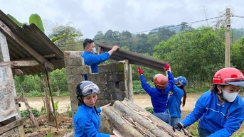 Tuổi trẻ Hà Tĩnh góp sức trẻ xóa nhà tạm, nhà dột nát
