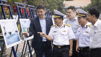 Triển lãm đặc biệt tôn vinh chủ quyền biển đảo, kỷ niệm 70 năm Hải quân Việt Nam