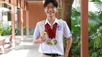 Nam sinh TP.HCM sở hữu 17 huy chương học thuật bằng tiếng Anh lớn nhất thế giới