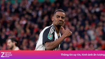 Newcastle phải giữ Isak