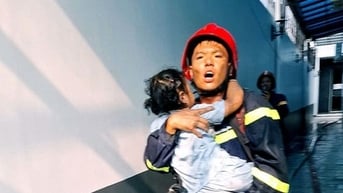 Người lính cứu hỏa kể lại phút vượt khói lửa cứu bé gái khỏi đám cháy ở TPHCM