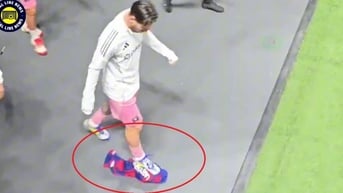 Xôn xao video Messi giẫm lên áo Barcelona: Nỗi oan thấu trời của El Pulga?