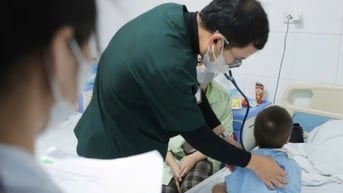Khẩn cấp tiêm vắc-xin phòng sởi trên toàn quốc
