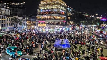 Công an cảnh báo việc tụ tập check-in chia tay tòa nhà 'Hàm cá mập'