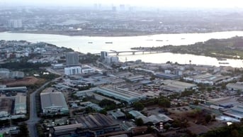 Lén đổ trộm, chôn chất thải trong khu công nghiệp Biên Hòa 1