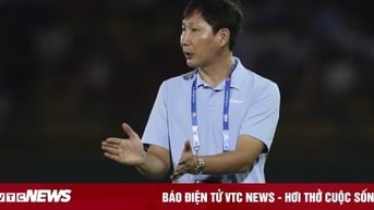 Trực tiếp họp báo Việt Nam vs Campuchia: HLV Kim Sang-sik không hài lòng