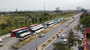 Đoàn xe 'hành quân' đưa hàng ngàn học sinh tham gia Tư vấn mùa thi