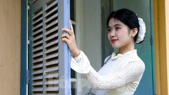 Tay máy gen Z đua nhau check in ngôi nhà trăm tuổi giữa lòng Đà Nẵng