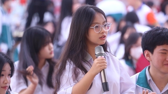 Nữ sinh thắc mắc AI có thể thay thế giáo viên?