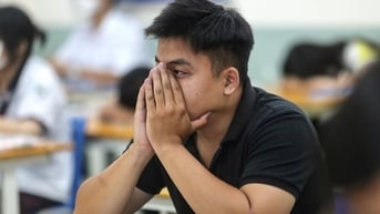 Đề xuất thi tốt nghiệp THPT sớm: Giáo viên chỉ kịp dạy xong chương trình