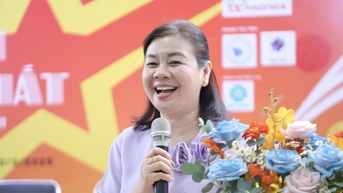 កាសែតនារីទីក្រុងហូជីមិញ រៀបចំការប្រកួតកីឡាប៉េតង់ “៥០ឆ្នាំនៃការបង្រួបបង្រួមជាតិ”