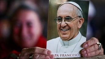 Sức khỏe Giáo hoàng Francis tiến triển tốt, không cần đeo mặt nạ ôxy