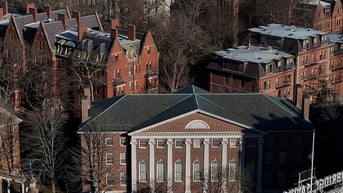 Harvard mở rộng đối tượng được miễn học phí
