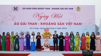 Phụ nữ Than - Khoáng sản duyên dáng áo dài bên bờ Di sản