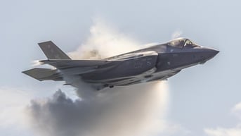 Canada xem xét lại thỏa thuận mua tiêm kích F-35 của Mỹ