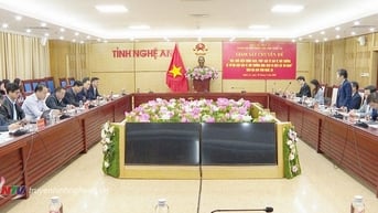 Đoàn đại biểu Quốc hội tỉnh làm việc với UBND tỉnh giám sát chuyên đề về bảo vệ môi trường