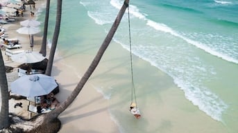 Khách nước ngoài như lạc vào 'thế giới khác' trên hòn đảo ở Việt Nam