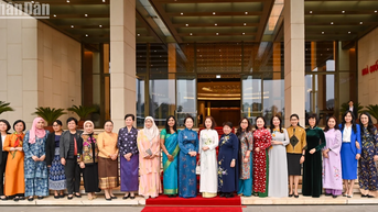 [Ảnh] Phu nhân Chủ tịch Quốc hội gặp mặt thân mật Nhóm Phụ nữ cộng đồng ASEAN