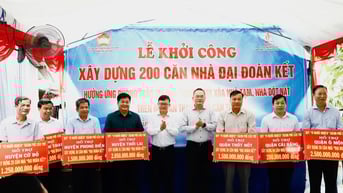 Quyết tâm hơn, tích cực hơn trong xóa nhà tạm, nhà dột nát