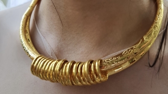 Giá vàng đỉnh nóc kịch trần, cưới xin cơm áo nợ nần âu lo