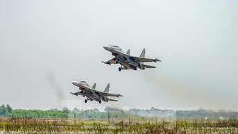 Cận cảnh dàn tiêm kích Su-30MK2 diễn tập chuẩn bị đại lễ 30/4