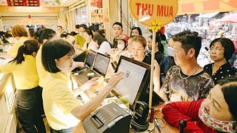 Đề xuất nhập khẩu vàng để hạ cơn sốt giá