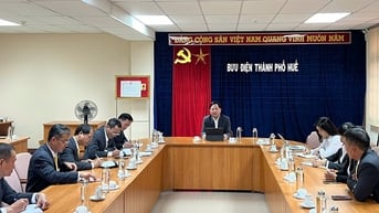 Tổng Giám đốc Tổng công ty Bưu điện Việt Nam làm việc tại Bưu điện TP. Huế