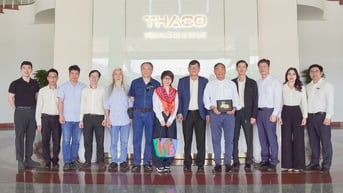 Đoàn công tác NXB Hội Nhà văn Việt Nam và Trường Đại học Đại Nam tham quan THACO Chu Lai
