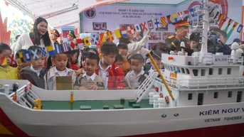 Khai mạc triển lãm chào mừng 50 năm giải phóng tỉnh Quảng Nam